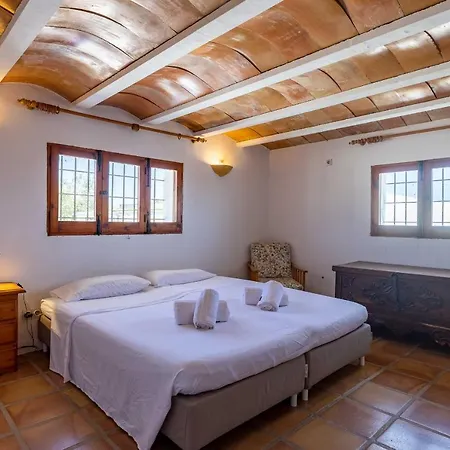 Puig Blanc Villa *