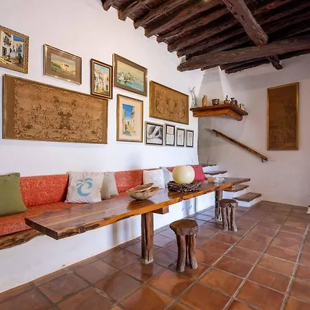 Puig Blanc Villa